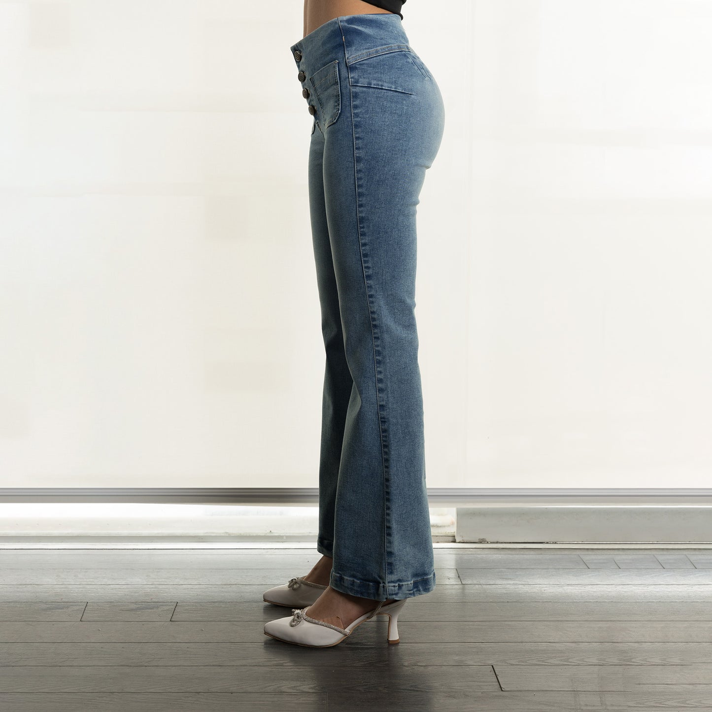 Pantalón denim flare DUBAI